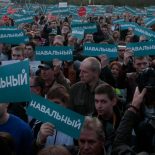 <h1>Они требуют перемен</h1> <h3>В России выросло новое поколение бунтарей</h2>