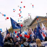<h1>При параде</h1> <h3>Нижегородские единороссы провалили демонстрацию</h2>